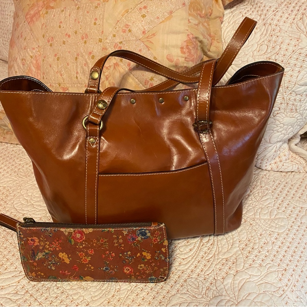 NWT Gorgeouse Patricia Nash Benvenuto shoulder bag with card holder/wallet. - Picture 3 of 13